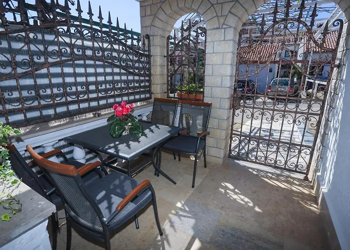 Ivica Apartment *