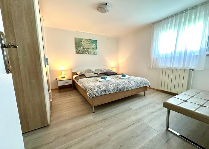 Ivica Apartment *