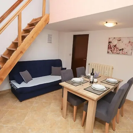 Apartment Ivica *