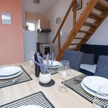 Ivica Apartment *