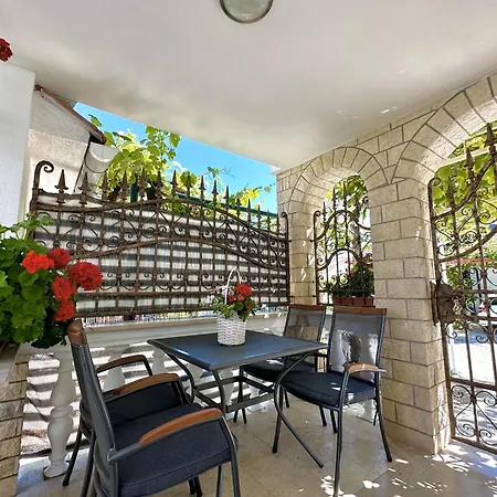 Ivica Apartment